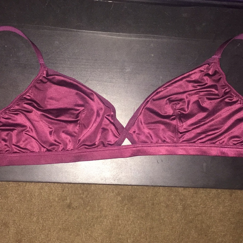 🚗 Victoria’s Secret Satin Bralette